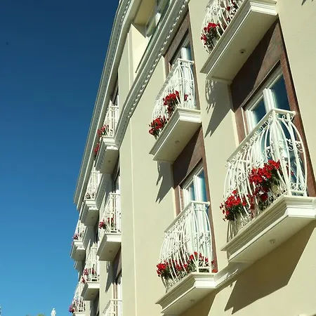 Brais Hotel 4*